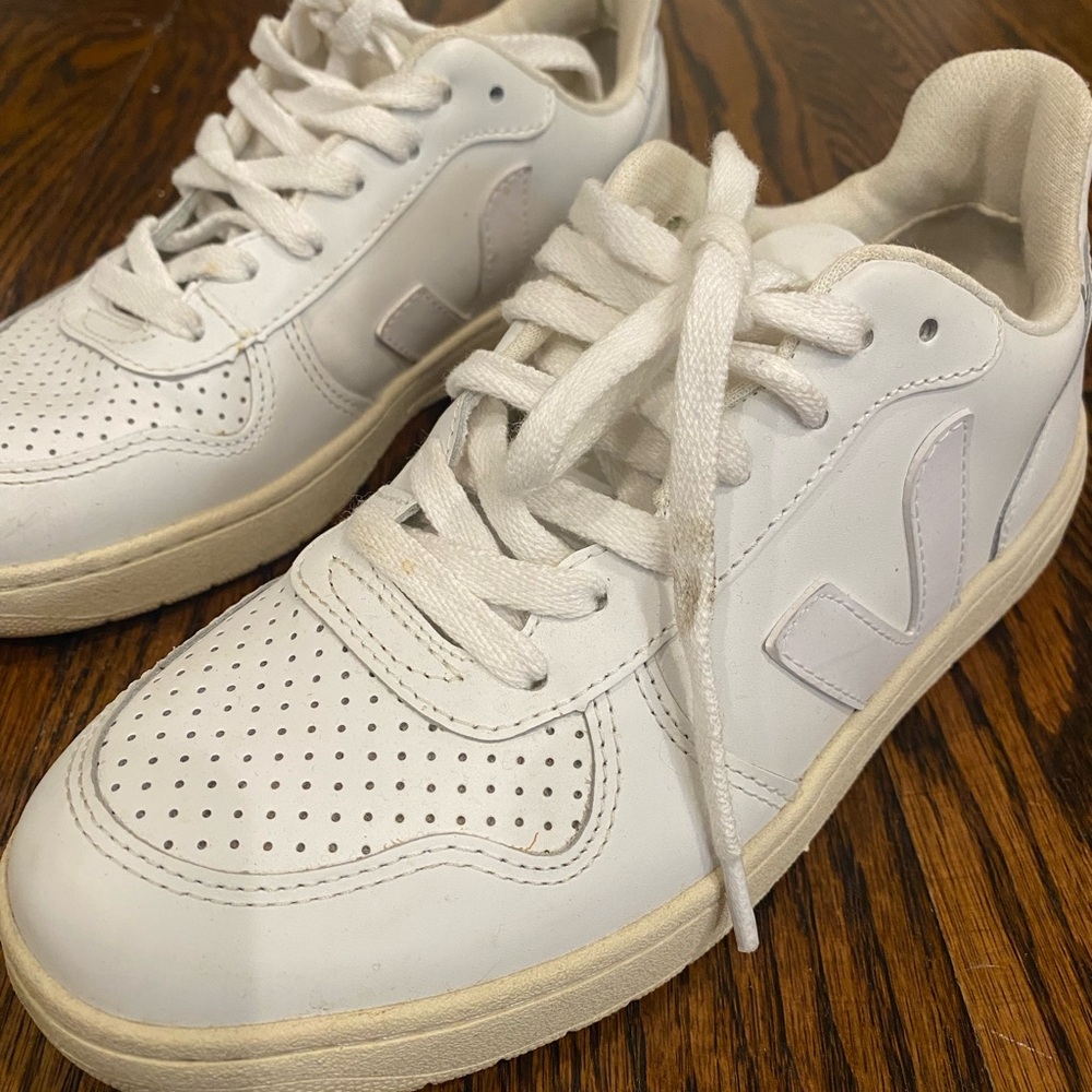Veja V-10 Lace Up Sneakers